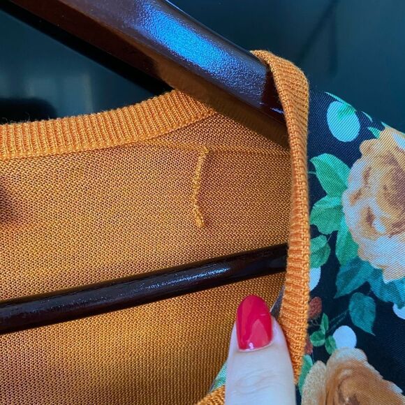 Rondina Orange Floral Scoop Neck Cardigan Sweater, Size S - Picture 6 of 6